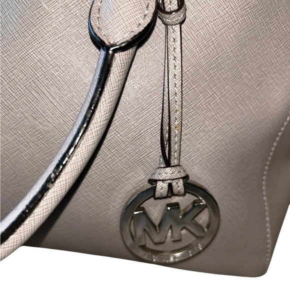 Michael Kors Beige Gray Tote Bag with many pockets - Picture 4 of 16